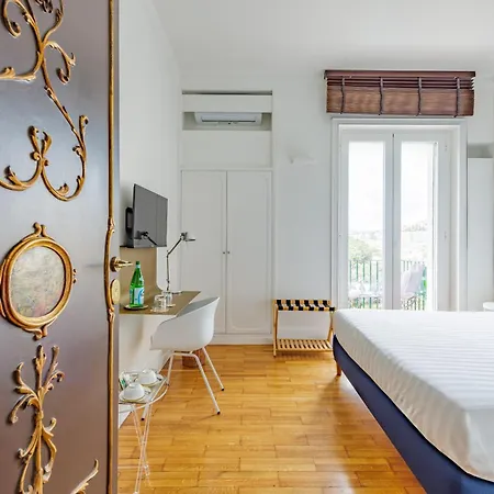 Terrazza Monteroduni 16 بيت ضيافة نابولي