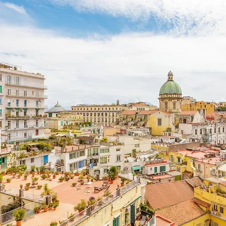 Terrazza Monteroduni 16 بيت ضيافة نابولي