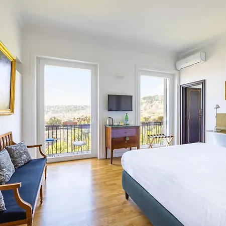 Terrazza Monteroduni 16 بيت ضيافة نابولي