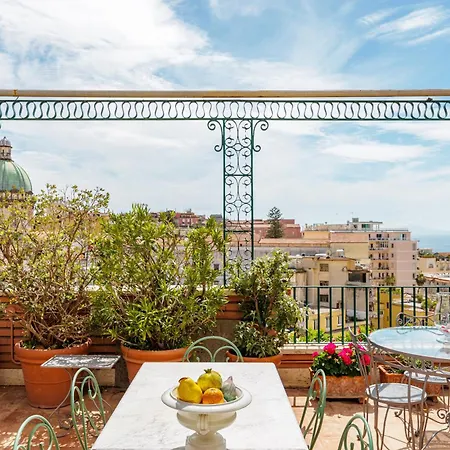 Konukevi Terrazza Monteroduni 16 Napoli