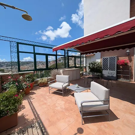 Casa de hóspedes Terrazza Monteroduni 16 Nápoles