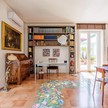 בית הארחה Terrazza Monteroduni 16 נאפולי