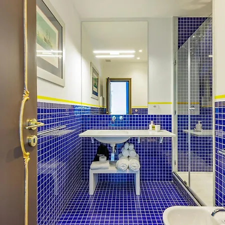 Terrazza Monteroduni 16 4* נאפולי